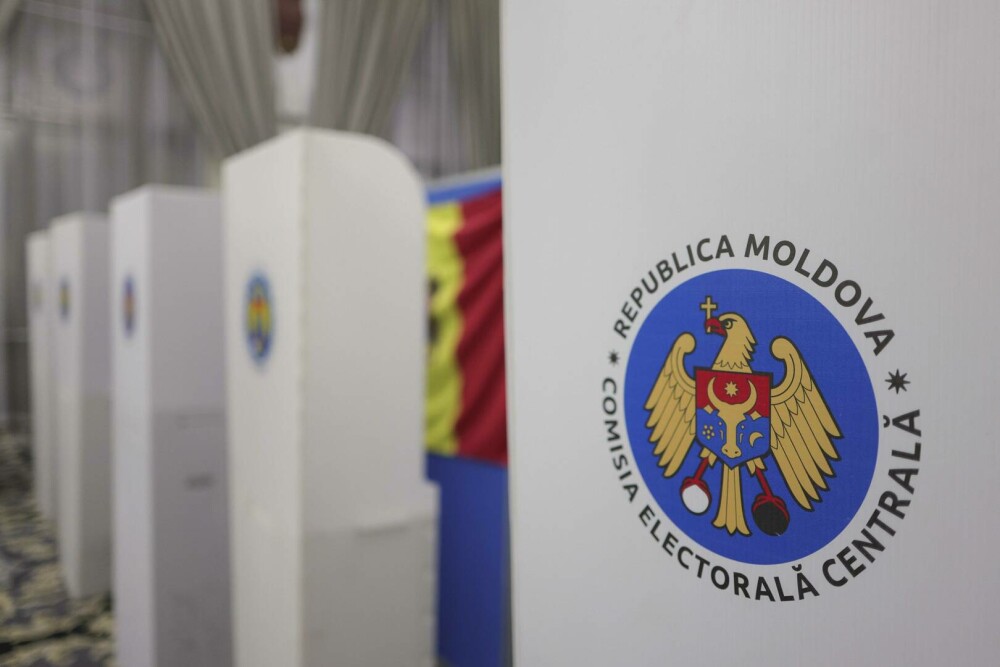 LIVE TEXT | Alegerile prezidențiale și referendum în Republica Moldova: Peste 200.000 de cetăţeni au votat în primele 3 ore - Imaginea 7