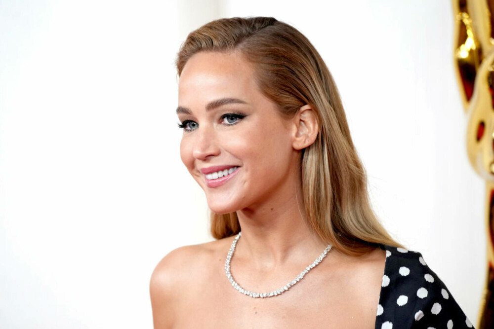 Jennifer Lawrence este însărcinată cu al doilea copil. Actrița și soțul ei mai au un băiețel | GALERIE FOTO - Imaginea 14