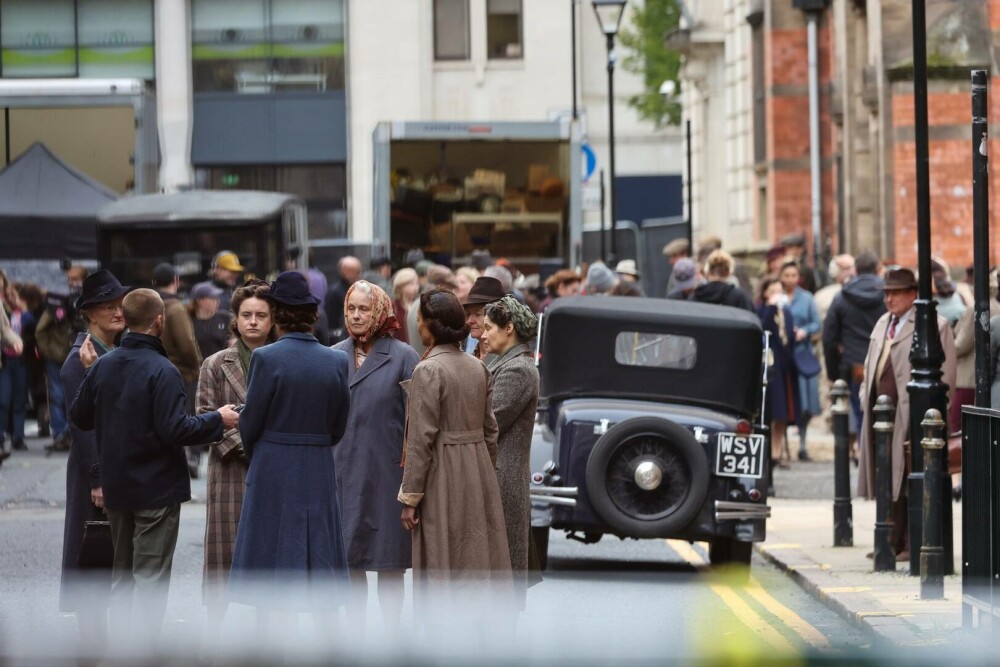 Primele imagini de pe platourile filmului „Peaky Blinders”. Cum a fost suprins Cillian Murphy în Birmingham. FOTO - Imaginea 2