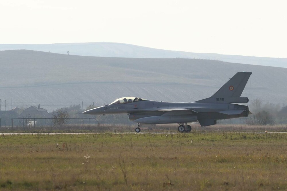 Un nou lot de trei aeronave F-16 Fighting Falcon din cele achiziționate din Norvegia a aterizat la Câmpia Turzii. FOTO - Imaginea 4