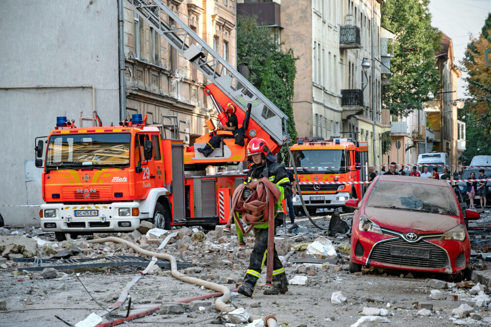 „În casa mamei mele a intrat o rachetă”. Cum arată viața oamenilor în Ucraina după 1.000 de zile de război - Imaginea 28