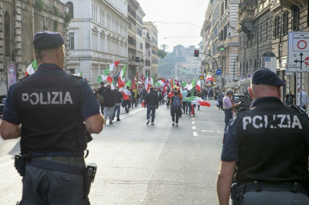 Proteste de amploare în Italia. Zeci de mii oameni cer pacea în Fâşia Gaza şi Ucraina. FOTO - Imaginea 7