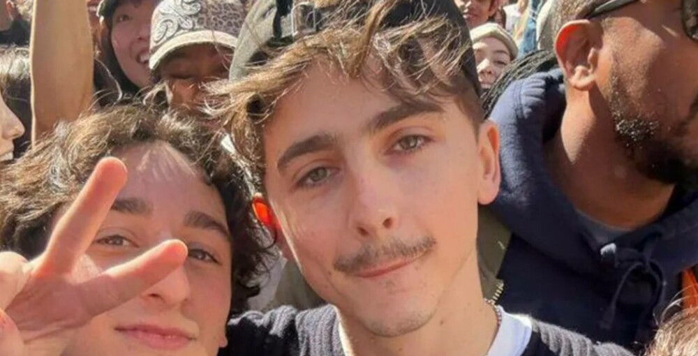 Apariție surpriză a actorului Timothée Chalamet în mijlocul unui concurs de sosii. Cum au reacționat fanii. FOTO&VIDEO - Imaginea 11