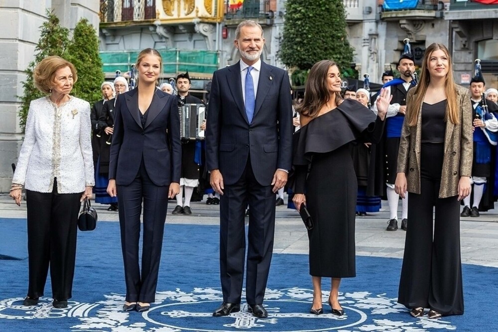 Regina Letizia a Spaniei, un simbol al eleganței. Ținuta care i-a pus în evidență silueta la o ceremonie | GALERIE FOTO - Imaginea 4