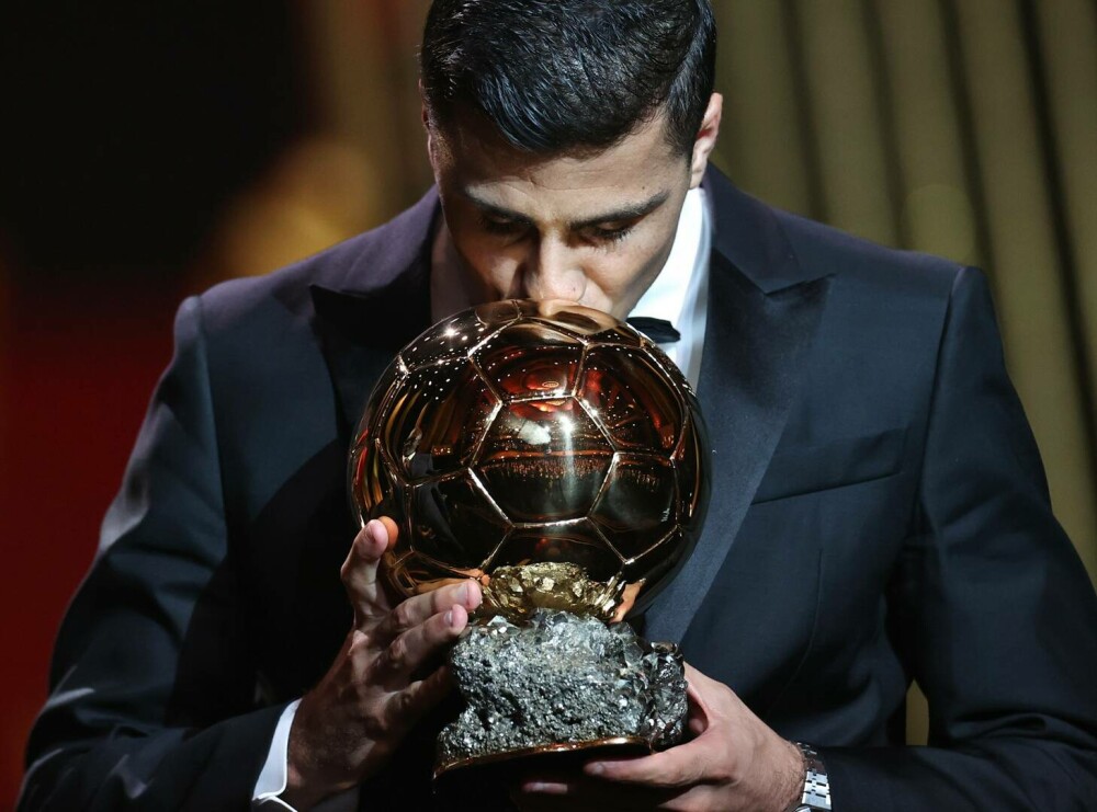 Spaniolul Rodri a câștigat Balonul de Aur 2024. Cum a apărut la ceremonie cel mai bun fotbalist al anului - Imaginea 4