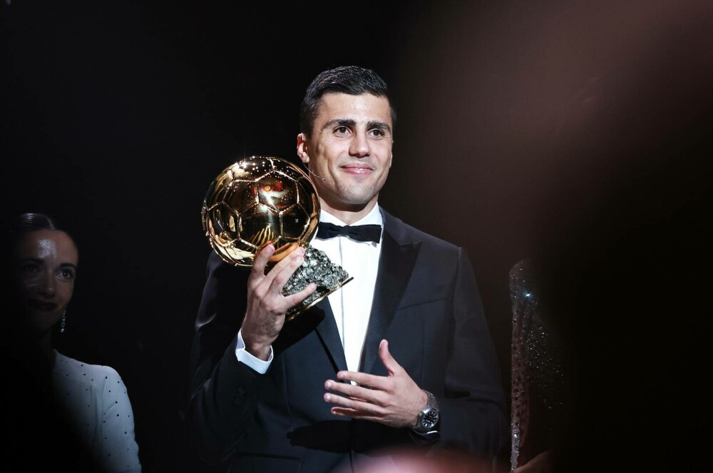 Spaniolul Rodri a câștigat Balonul de Aur 2024. Cum a apărut la ceremonie cel mai bun fotbalist al anului - Imaginea 5