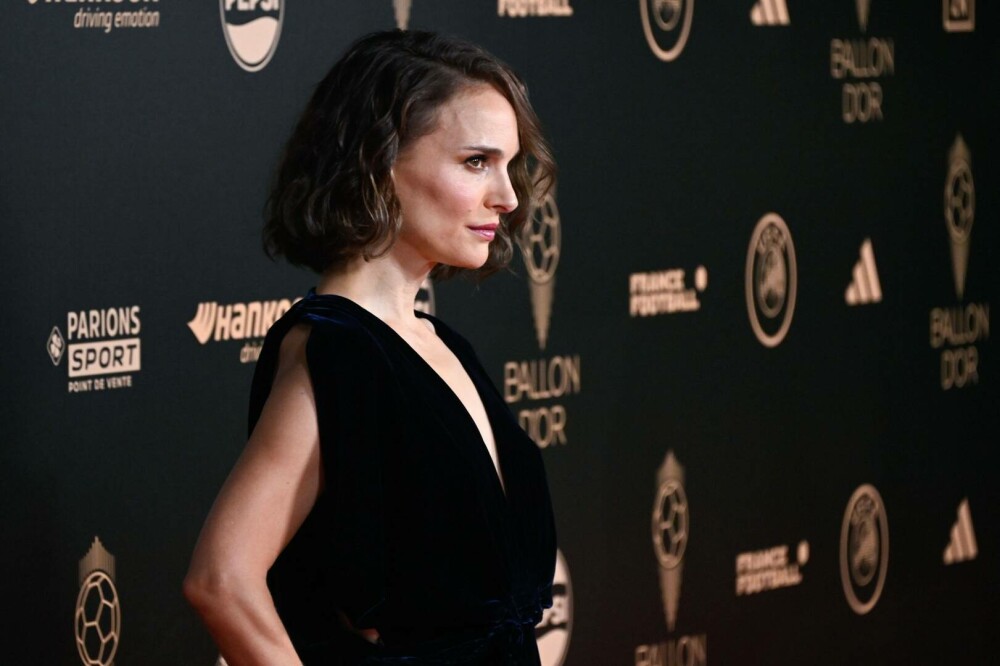 Natalie Portman, plină de eleganță la Gala Balonului de Aur. A premiat-o pe cea mai bună fotbalistă a lumii. FOTO - Imaginea 1