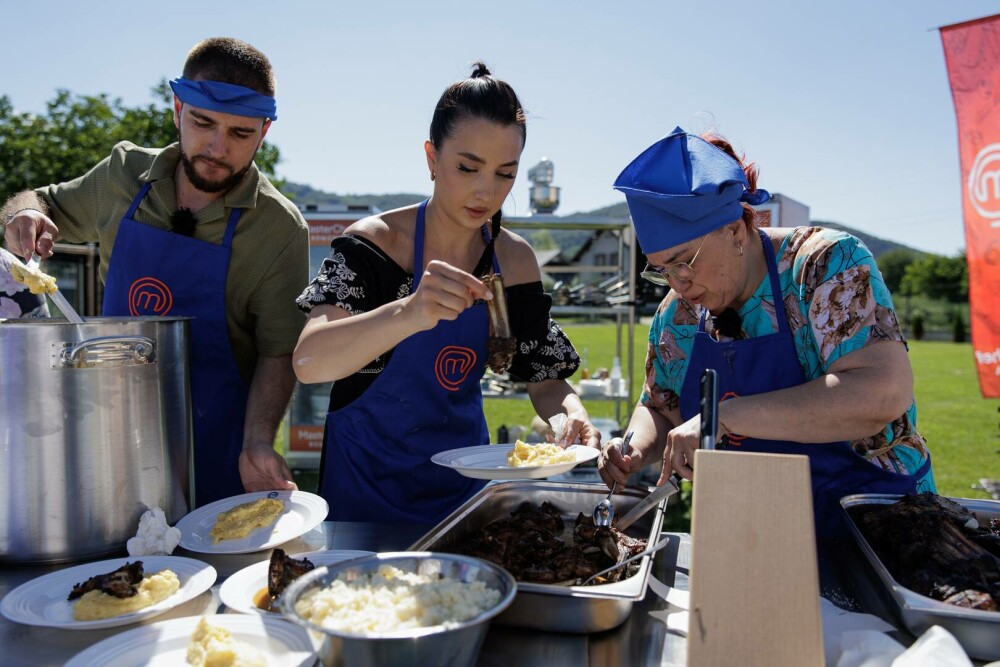 Pentru prima dată în acest sezon, concurenții MasterChef gătesc în afara bucătăriei. Ediția de luni a fost lider de audiență - Imaginea 3