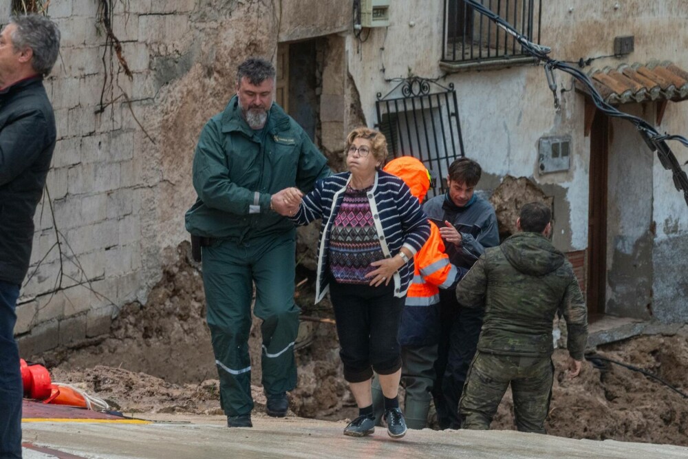 Inundații devastatoare în Spania. Cel puțin 51 de oameni au murit după ce viiturile au măturat totul în cale. GALERIE FOTO - Imaginea 3