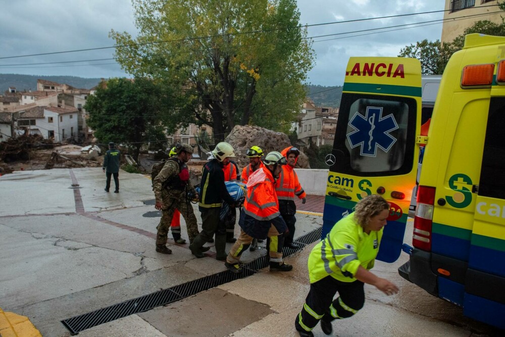 Inundații devastatoare în Spania. Cel puțin 51 de oameni au murit după ce viiturile au măturat totul în cale. GALERIE FOTO - Imaginea 5