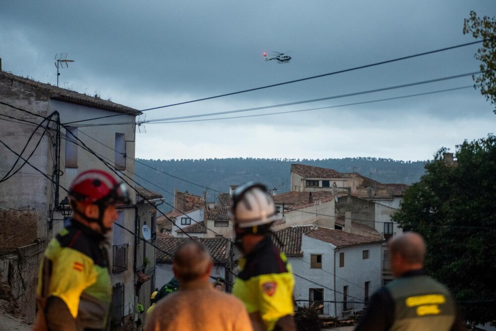 Inundații devastatoare în Spania. Cel puțin 51 de oameni au murit după ce viiturile au măturat totul în cale. GALERIE FOTO - Imaginea 19