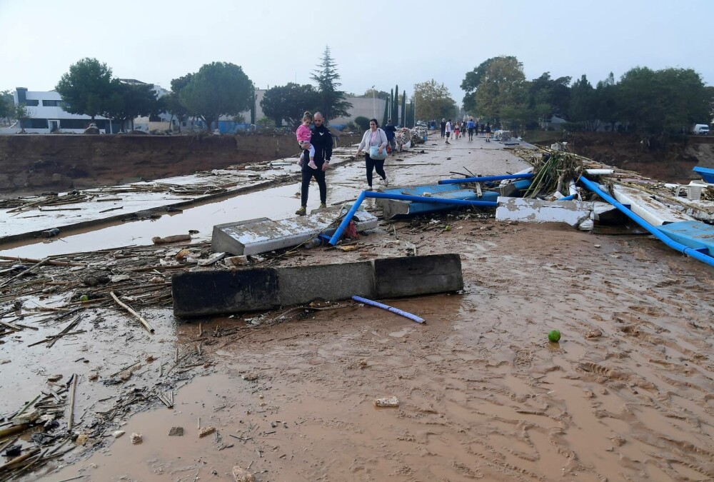 Inundații devastatoare în Spania. Cel puțin 51 de oameni au murit după ce viiturile au măturat totul în cale. GALERIE FOTO - Imaginea 24