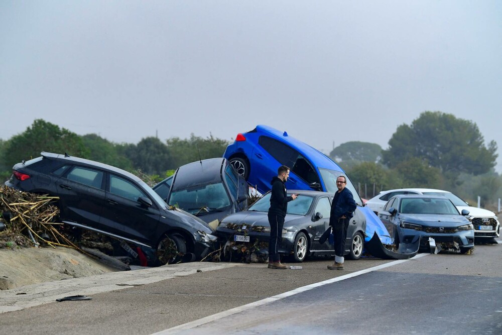 Inundații devastatoare în Spania. Cel puțin 51 de oameni au murit după ce viiturile au măturat totul în cale. GALERIE FOTO - Imaginea 26