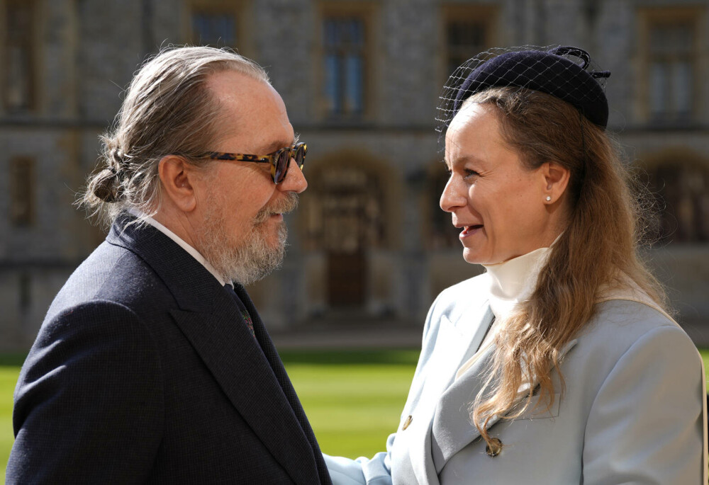 Prințul William l-a numit cavaler pe Gary Oldman la Castelul Windsor. FOTO - Imaginea 11