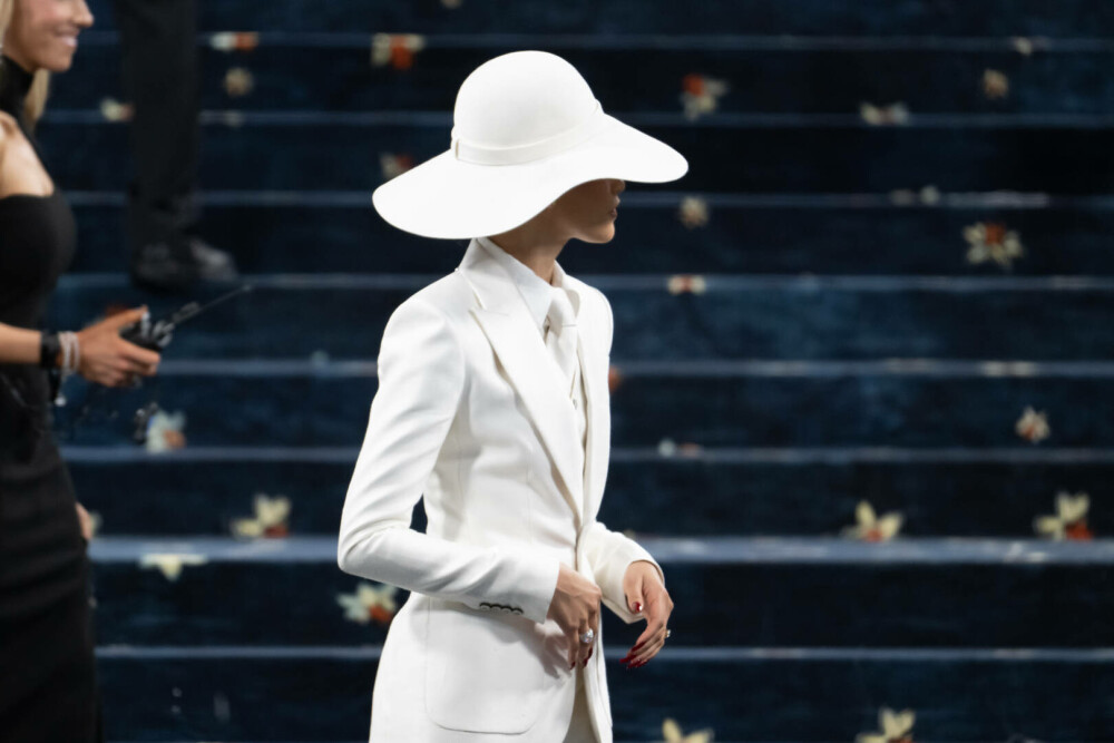 Zendaya, apariție îndrăzneață la Săptămâna Modei de la Paris. Ținuta spectaculoasă pe care a purtat-o. GALERIE FOTO - Imaginea 2