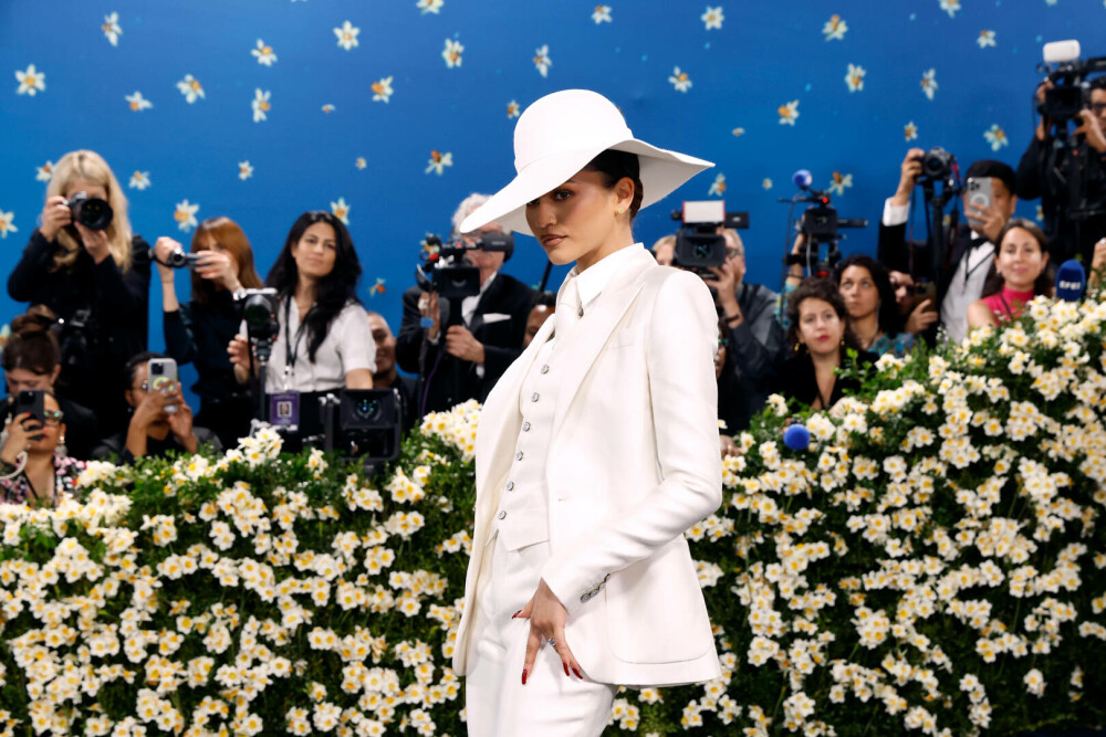 Zendaya, apariție îndrăzneață la Săptămâna Modei de la Paris. Ținuta spectaculoasă pe care a purtat-o. GALERIE FOTO - Imaginea 3