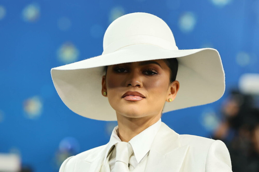 Zendaya, apariție îndrăzneață la Săptămâna Modei de la Paris. Ținuta spectaculoasă pe care a purtat-o. GALERIE FOTO - Imaginea 4