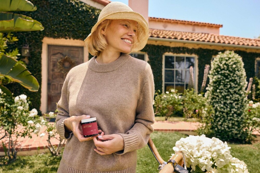 Pamela Anderson, de nerecunoscut. Schimbare radicală de look la Săptămâna Modei de la Paris. GALERIE FOTO - Imaginea 10