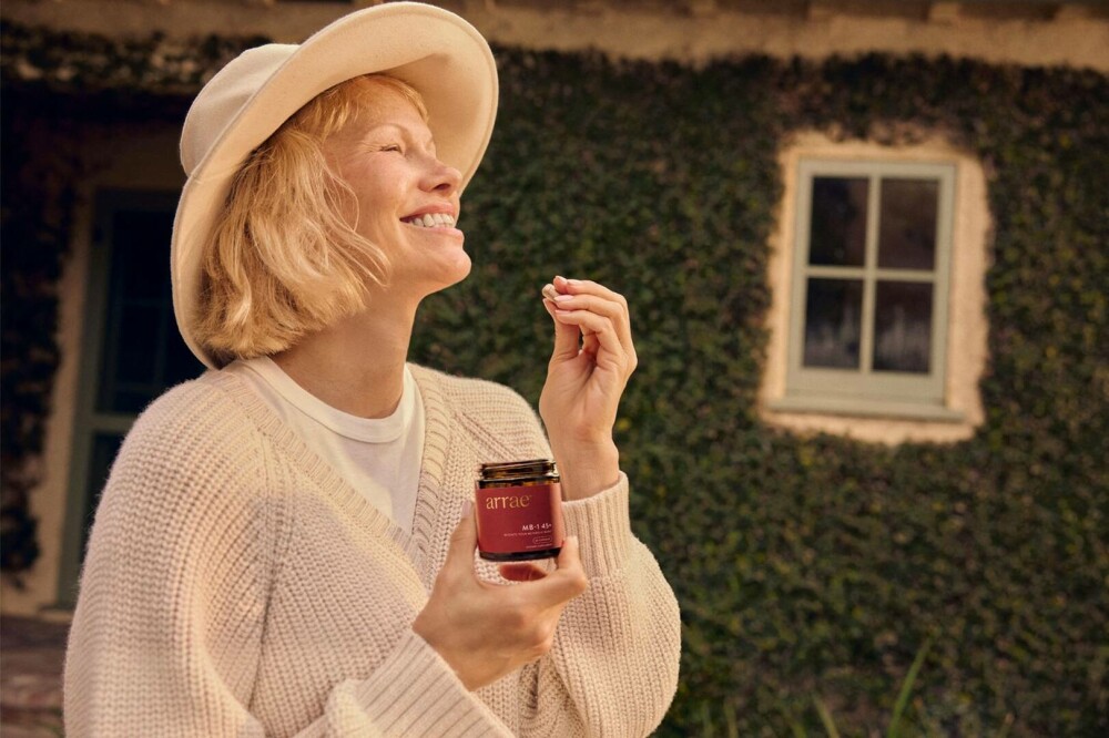 Pamela Anderson, de nerecunoscut. Schimbare radicală de look la Săptămâna Modei de la Paris. GALERIE FOTO - Imaginea 9