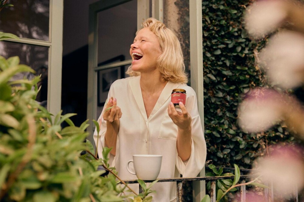 Pamela Anderson, de nerecunoscut. Schimbare radicală de look la Săptămâna Modei de la Paris. GALERIE FOTO - Imaginea 6