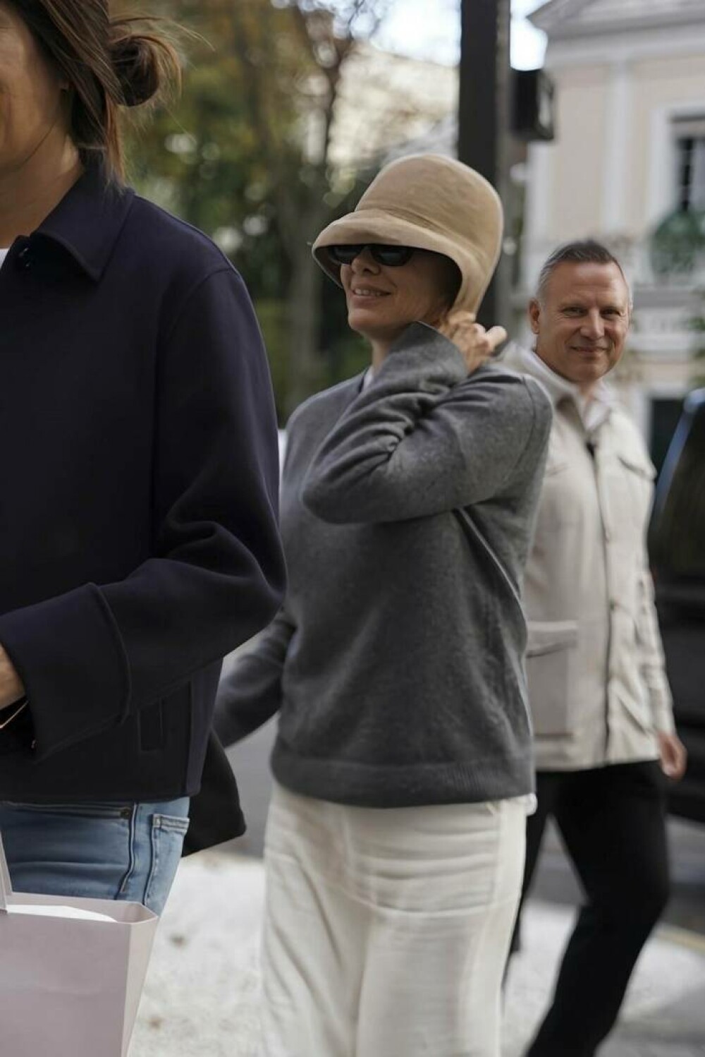 Pamela Anderson, de nerecunoscut. Schimbare radicală de look la Săptămâna Modei de la Paris. GALERIE FOTO - Imaginea 2