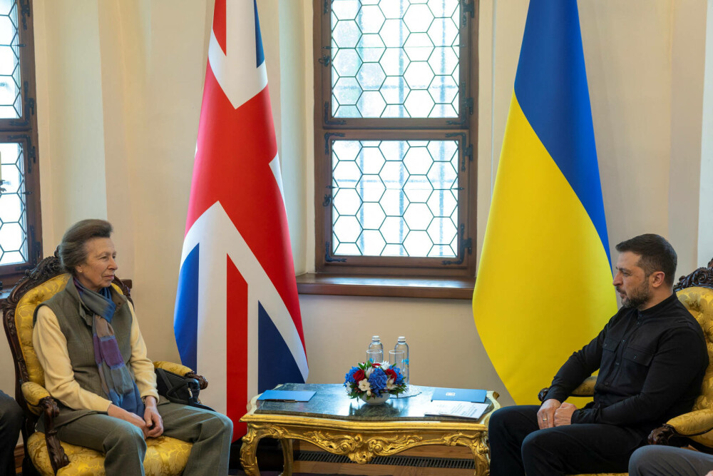 Prințesa Anne, vizită surpriză în Ucraina pentru a atrage atenția asupra traumelor copiilor care trăiesc pe linia frontului - Imaginea 3