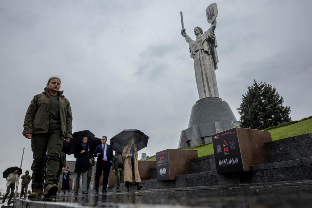 Prințesa Anne, vizită surpriză în Ucraina pentru a atrage atenția asupra traumelor copiilor care trăiesc pe linia frontului - Imaginea 7