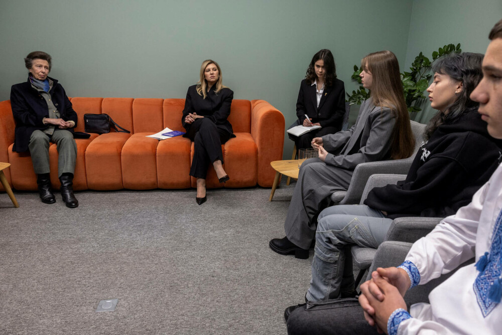 Prințesa Anne, vizită surpriză în Ucraina pentru a atrage atenția asupra traumelor copiilor care trăiesc pe linia frontului - Imaginea 9