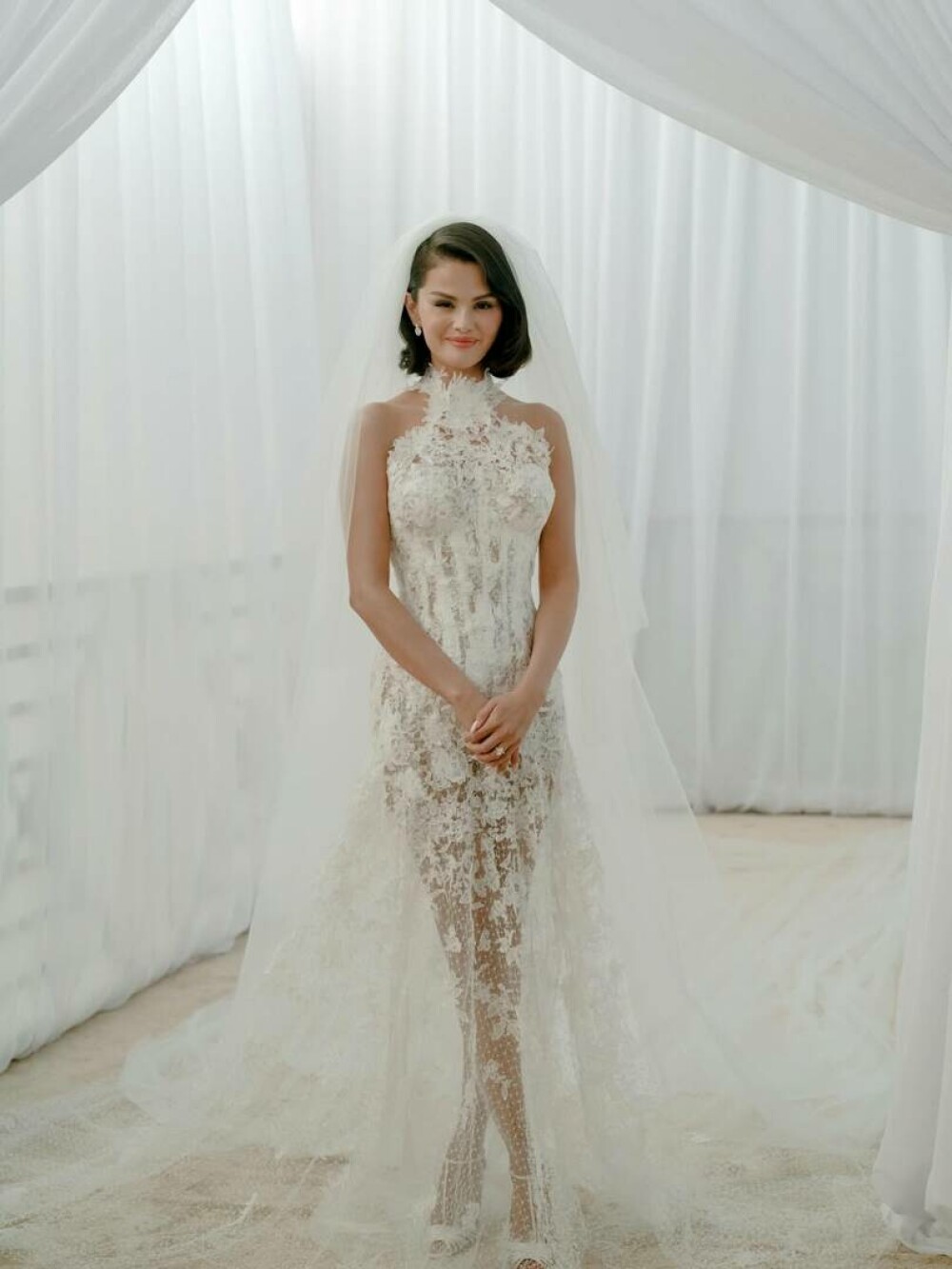 Selena Gomez și Benny Blanco, imagini noi de la nuntă. Câte rochii a avut artista. GALERIE FOTO - Imaginea 32