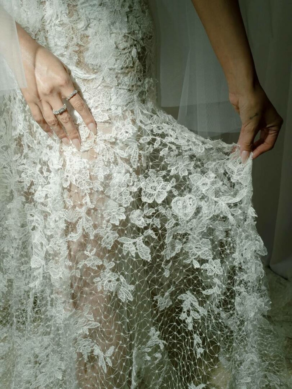 Selena Gomez și Benny Blanco, imagini noi de la nuntă. Câte rochii a avut artista. GALERIE FOTO - Imaginea 33