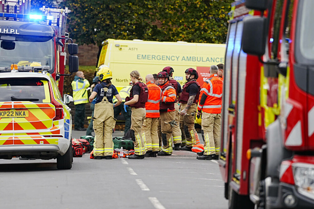 Atac armat lângă o sinagogă din Manchester. Două persoane au murit, alte trei sunt în stare gravă. Suspectul a fost împuşcat - Imaginea 4