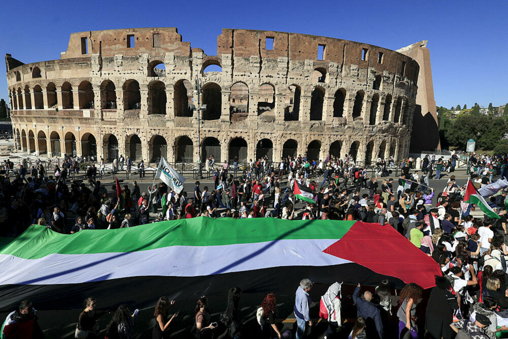 Proteste masive în Italia după ce Israelul a arestat activiști care duceau ajutoare în Gaza. Ciocniri cu poliția - Imaginea 2