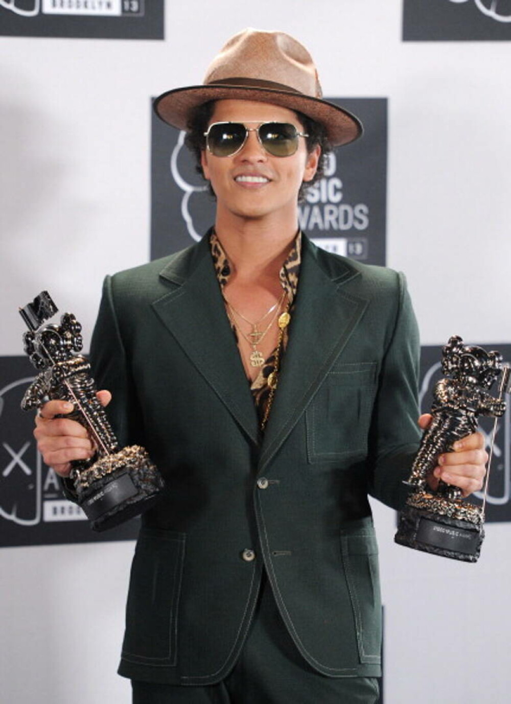 Bruno Mars împlineşte 40 de ani. Detalii neștiute despre viața artistului. GALERIE FOTO - Imaginea 11