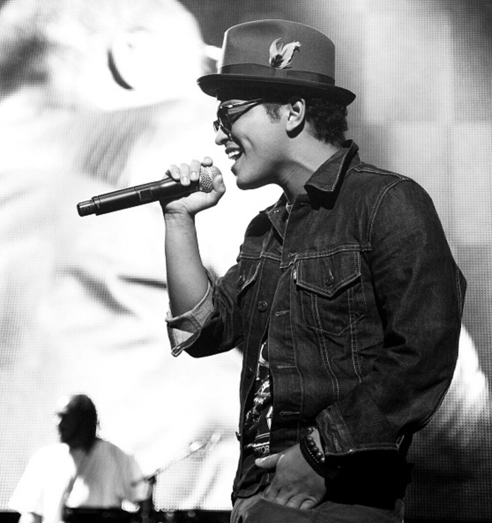 Bruno Mars împlineşte 40 de ani. Detalii neștiute despre viața artistului. GALERIE FOTO - Imaginea 38