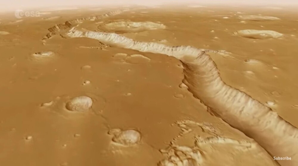 Imagini uimitoare cu un gigantic labirint de pe Marte. ”Cu miliarde de ani în urmă, apa a curs prin acest canal” | VIDEO - Imaginea 3