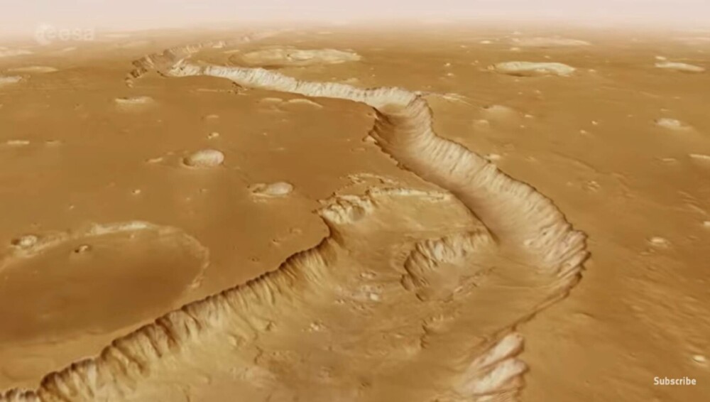 Imagini uimitoare cu un gigantic labirint de pe Marte. ”Cu miliarde de ani în urmă, apa a curs prin acest canal” | VIDEO - Imaginea 7