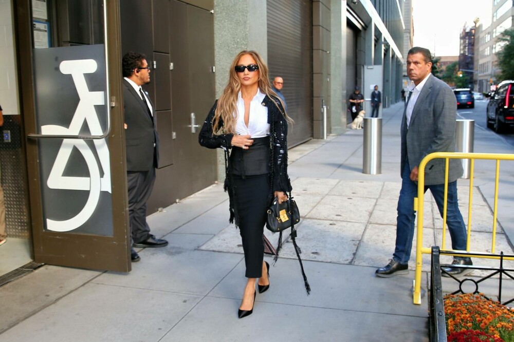 Jennifer Lopez, apariție inedită în New York. Ținuta cu care a atras toate privirile. GALERIE FOTO - Imaginea 16