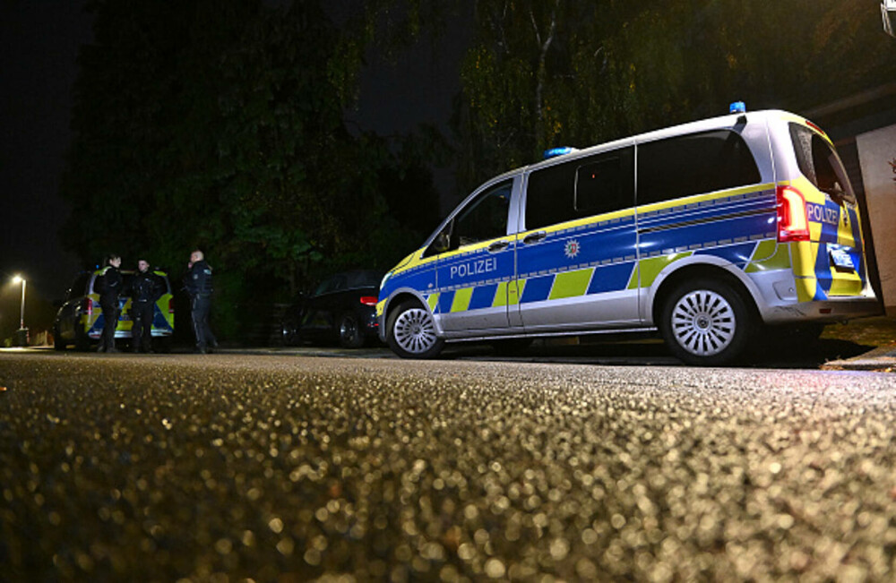 Primăriţa unui oraș din Germania ar fi fost înjunghiată de fiica sa adoptivă de 17 ani. Tânăra a sunat la poliție. FOTO&VIDEO - Imaginea 18