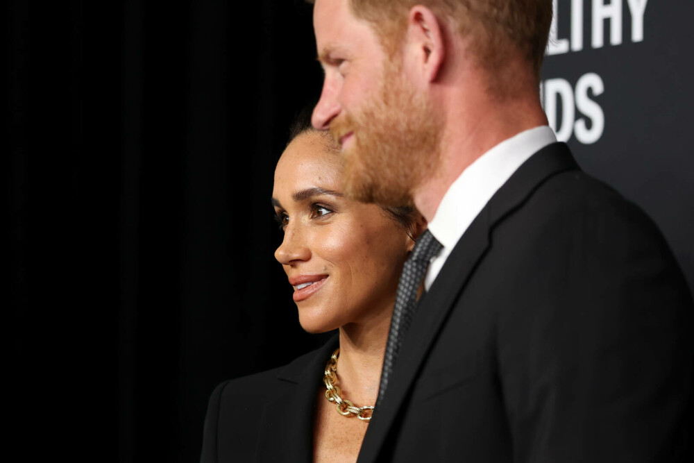 Meghan Markle şi Prinţul Harry, apariţie elegantă pe covorul roşu la Gala Zilei Mondiale a Sănătăţii Mintale. GALERIE FOTO - Imaginea 1