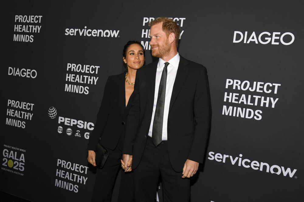 Meghan Markle şi Prinţul Harry, apariţie elegantă pe covorul roşu la Gala Zilei Mondiale a Sănătăţii Mintale. GALERIE FOTO - Imaginea 3