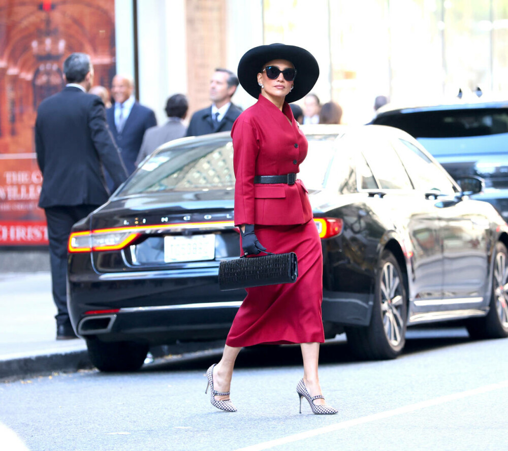 Jennifer Lopez, apariție inedită în New York. Ce ținută a purtat artista. GALERIE FOTO - Imaginea 9