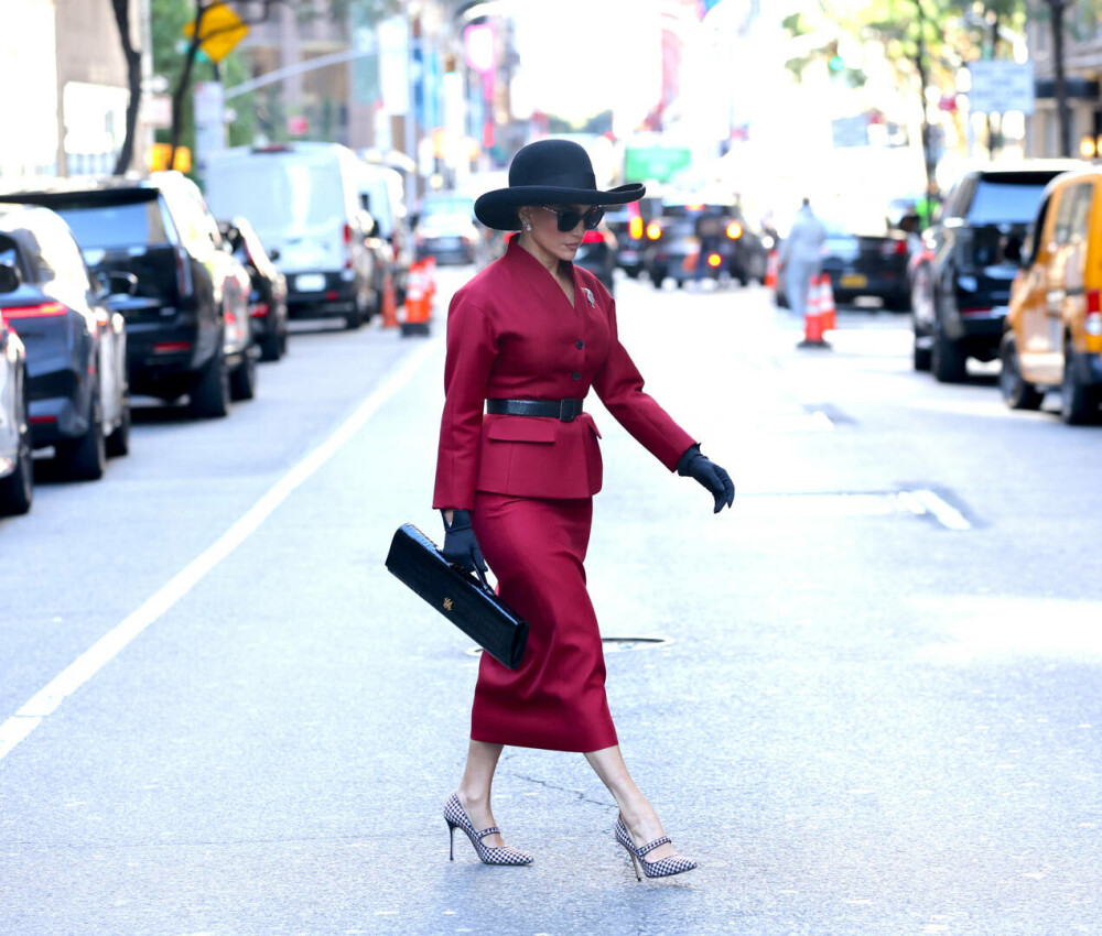 Jennifer Lopez, apariție inedită în New York. Ce ținută a purtat artista. GALERIE FOTO - Imaginea 13