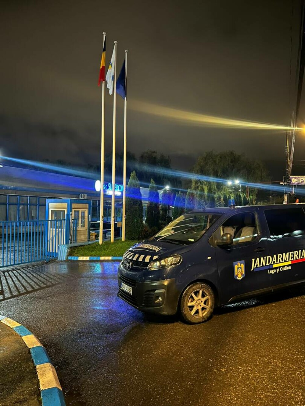 Femeie din Bistrița-Năsăud amendată cu 30.000 de lei pentru incendierea necontrolată a deșeurilor lângă o magistrală de gaz - Imaginea 4