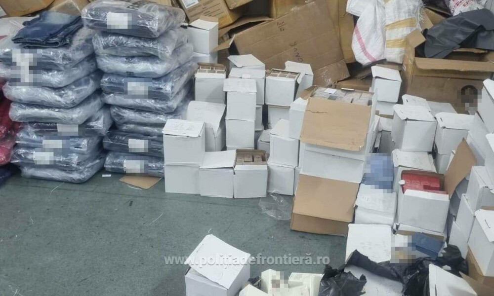 Captură de aproape 873.000 de lei în Giurgiu. Ce ascundeau mai mulți pasageri în patru autocare venite din Turcia. FOTO - Imaginea 1