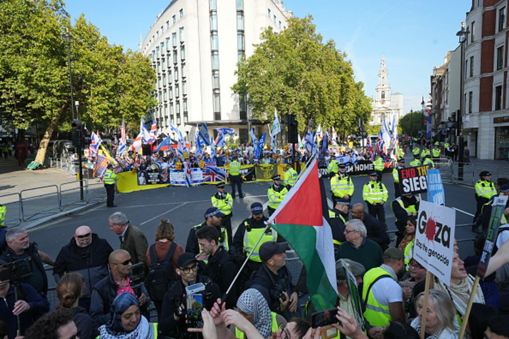 Proteste la Londra. Zeci de mii de oameni cer ”o pace justă