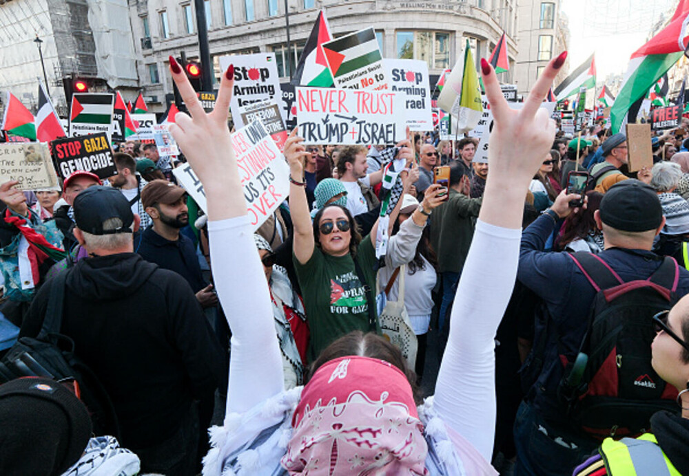 Proteste la Londra. Zeci de mii de oameni cer ”o pace justă