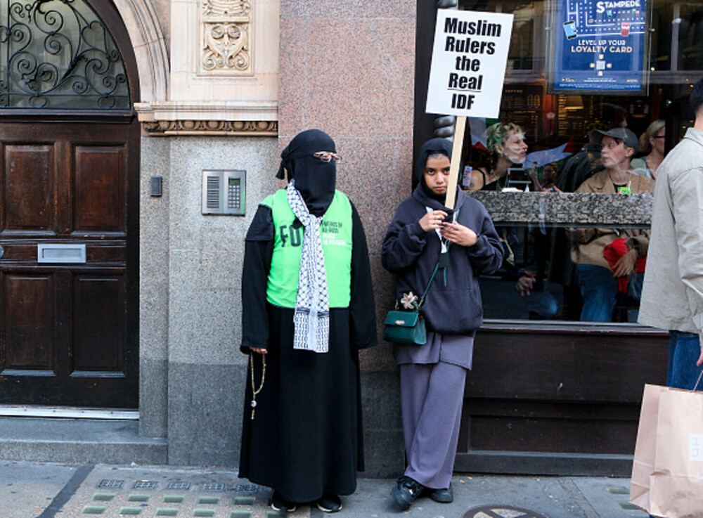 Proteste la Londra. Zeci de mii de oameni cer ”o pace justă