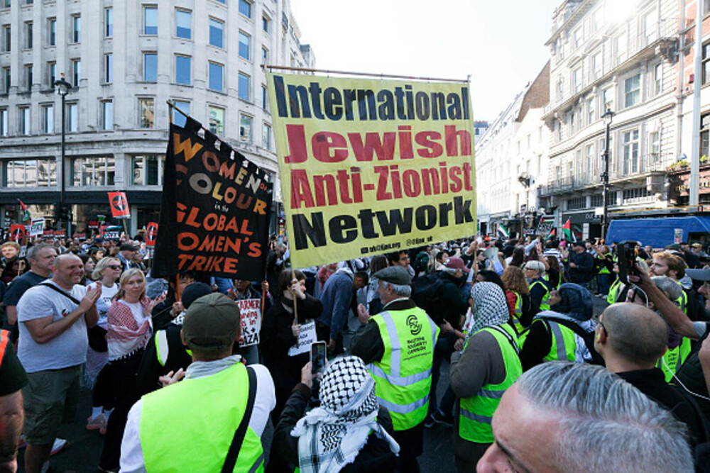 Proteste la Londra. Zeci de mii de oameni cer ”o pace justă