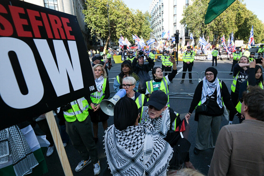 Proteste la Londra. Zeci de mii de oameni cer ”o pace justă