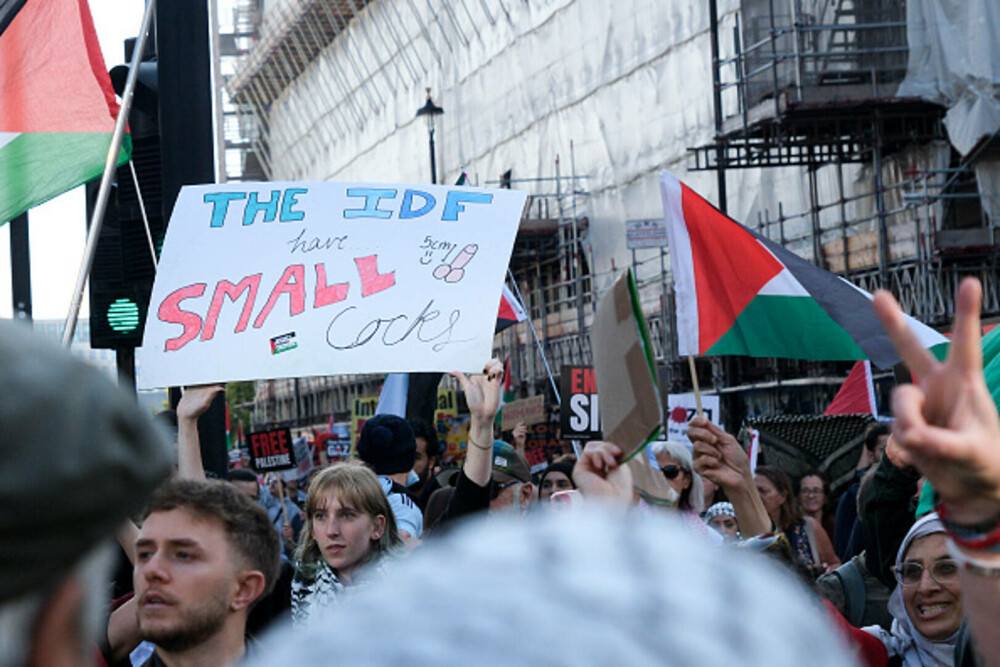 Proteste la Londra. Zeci de mii de oameni cer ”o pace justă